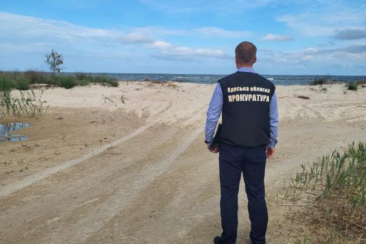 Одну з ділянок на морі передав матері: ексголову райдержадміністрації Одещини будуть судити за словживання службовим становищем